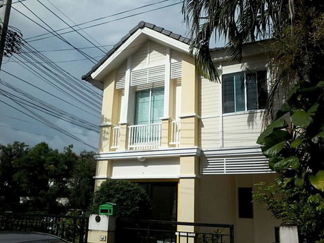 6A120323 ให้เช่าทาวน์เฮาส์ 2 ชั้น 3 ห้องนอน 2 ห้องน้ำ ราคาเช่าเดือนละ 10,000 บาท