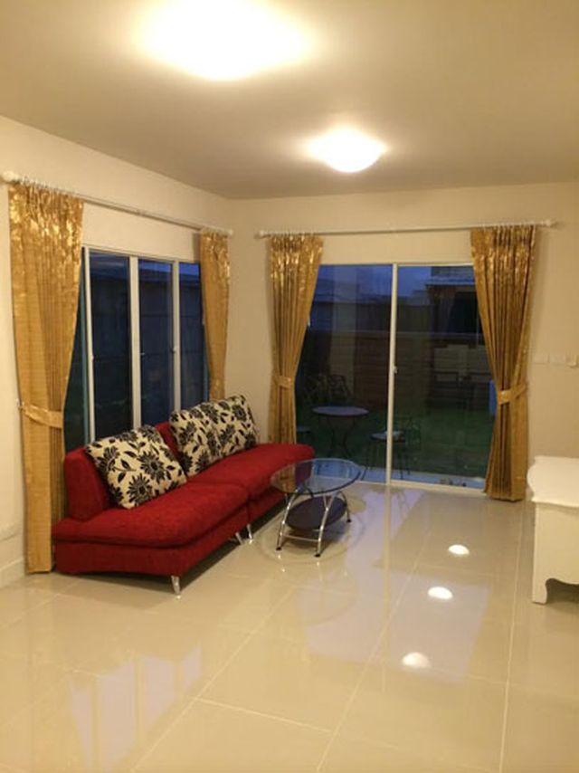 6A110949 ให้เช่าบ้านเดี่ยวในโครงการสองชั้น 3 ห้องนอน 2 ห้องน้ำ พื้นที่ 30 ตรว.