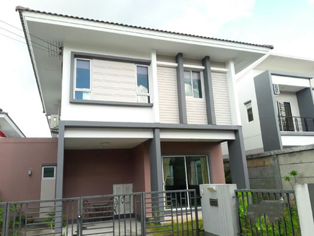 6A110949 ให้เช่าบ้านเดี่ยวในโครงการสองชั้น 3 ห้องนอน 2 ห้องน้ำ พื้นที่ 30 ตรว.