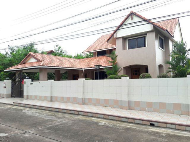 6A110951 ให้เช่าบ้านเดี่ยวสองชั้น 3 ห้องนอน 3 ห้องน้ำ พื้นที่ 160 ตรว.