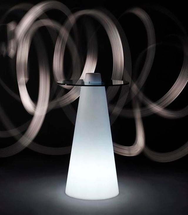 เสาโชว์สินค้า โต๊ะวางของ LED โต๊ะค๊อกเทล โต๊ะวางถ้วยรางวัล กล่องโชว์สินค้า