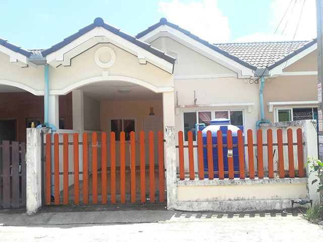 6A100686 ให้เช่าทาวน์เฮ้าส์ชั้นเดียว  2 ห้องนอน 1 ห้องน้ำ  พื้นที่ 19 ตรว.