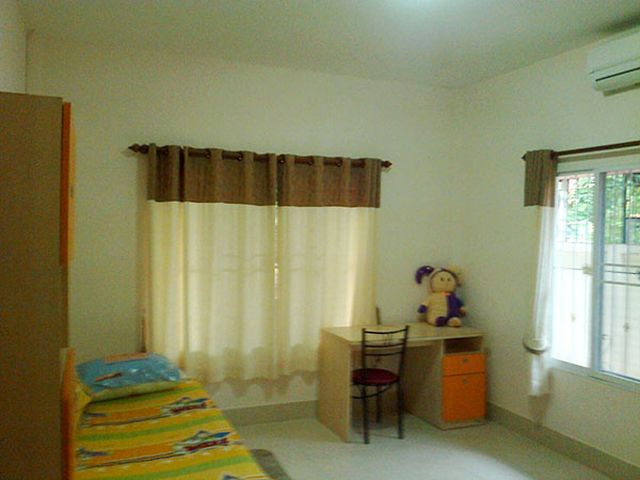 6A110968 ให้เช่าบ้านแฝดชั้นเดียว 2 ห้องนอน 1 ห้องน้ำ พื้นที่ 36 ตรว.