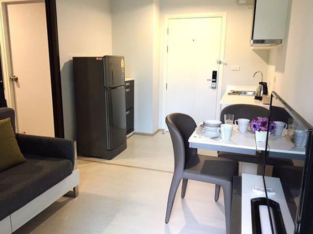 6A110980 ให้เช่าคอนโดสุดหรู 1 ห้องนอน 1 ห้องน้ำ ราคาน่าจับจอง พร้อมเข้าอยู่