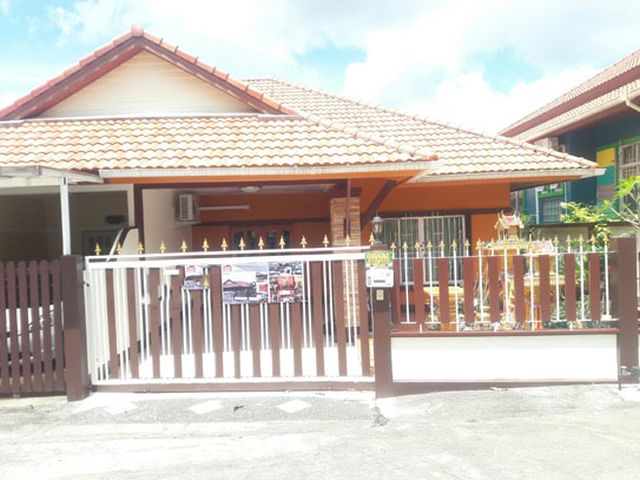 6A110975 ให้เช่าบ้านแฝดชั้นเดียวในโครงการ 2 ห้องนอน 1 ห้องน้ำ