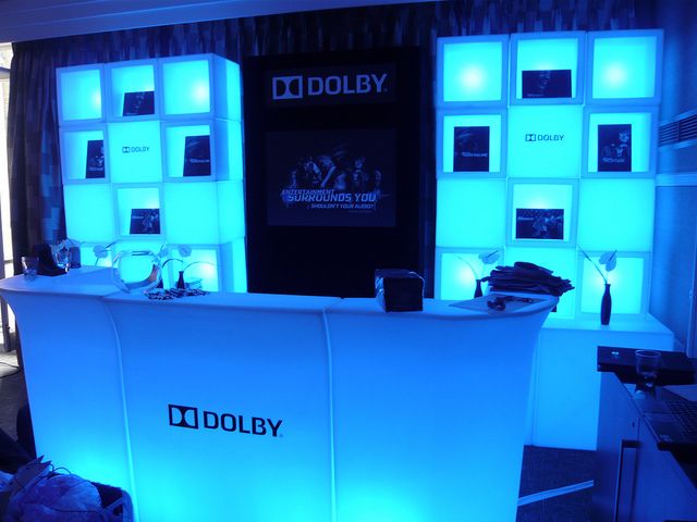 บาร์น้ำ บาร์ค๊อกเทล โต๊ะค๊อกเทลให้เช่า เก้าอี้สตูล LED