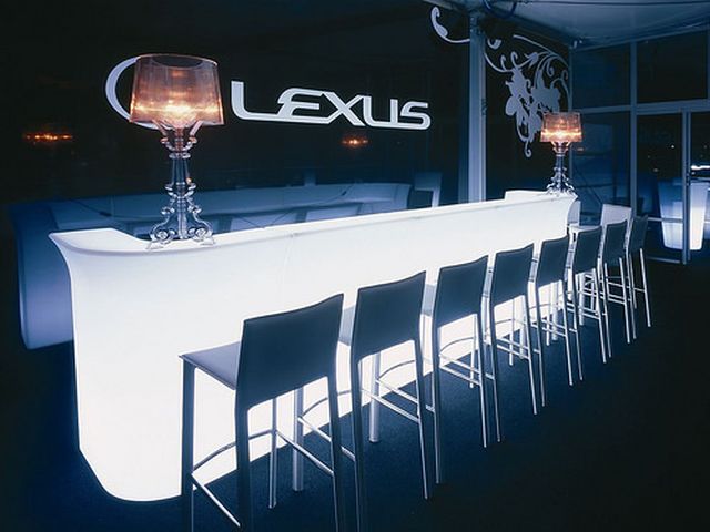 บาร์น้ำ บาร์ค๊อกเทล โต๊ะค๊อกเทลให้เช่า เก้าอี้สตูล LED