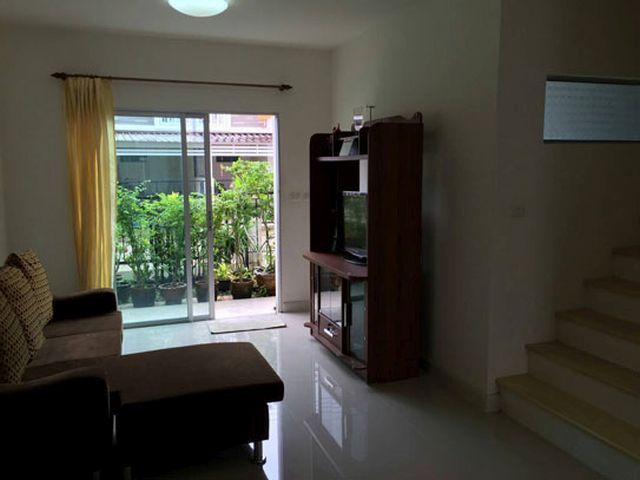 6A120329 ให้เช่าทาวน์เฮาส์ 2 ชั้น 3 ห้องนอน 2 ห้องน้ำ ราคาเช่าเดือนละ 10,000 บาท