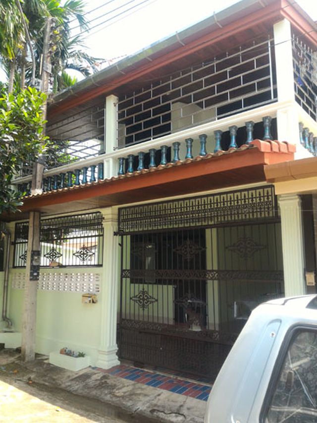 6A90556 ให้เช่าทาวน์เฮาส์ 2 ชั้น 3 ห้องนอน 2 ห้องน้ำ