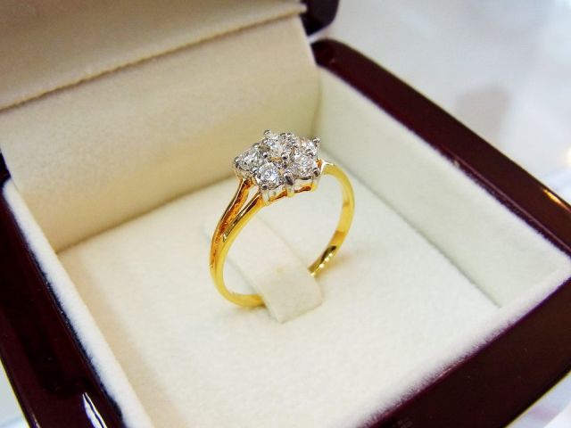 แหวนเพชรแท้ดอกพิกุล ห้างเพชรกาญจน์