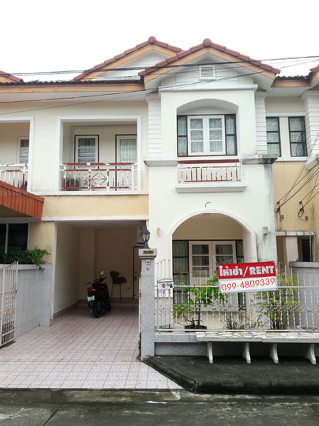 6A90585 ให้เช่าทาวน์เฮาส์ 2 ชั้นหลังใหญ่ 3 ห้องนอน 3 ห้องน้ำ