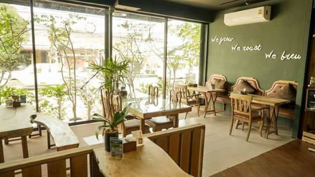 ตึกพร้อมกิจการร้านกาแฟ