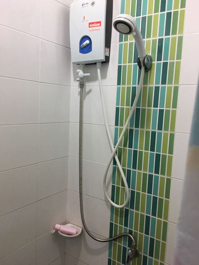 6A90635 ให้เช่าทาวน์เฮาส์ 2 ชั้น 3 ห้องนอน 3 ห้องน้ำ ราคาเช่าเดือนละ 19,000 บาท