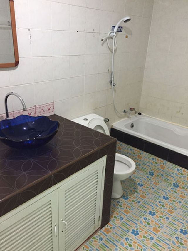 6A100770 ให้เช่าทาวน์เฮาส์ 2 ชั้น 2 ห้องนอน 2 ห้องน้ำ ราคาเช่าเดือนละ 11,000 บาท