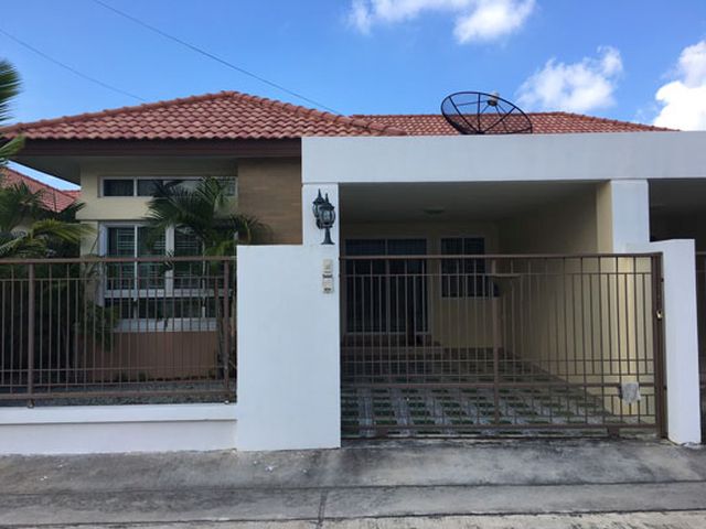 6A90623 ให้เช่าบ้านแฝดชั้นเดียว 3 ห้องนอน 2 ห้องน้ำ พื้นที่ 40 ตรว.