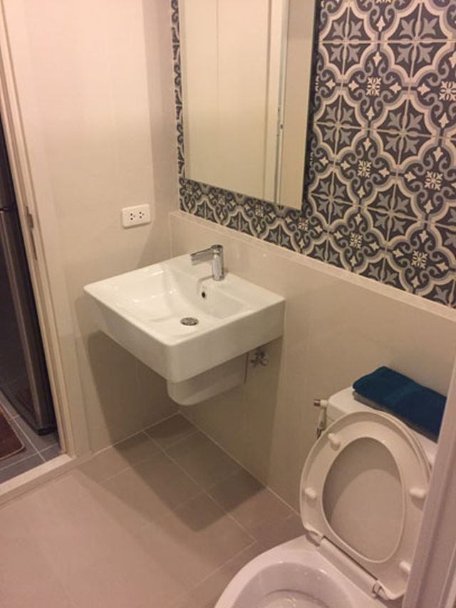 6A100765 ให้เช่าคอนโด The base Hight condo  1 ห้องนอน 1 ห้องน้ำ