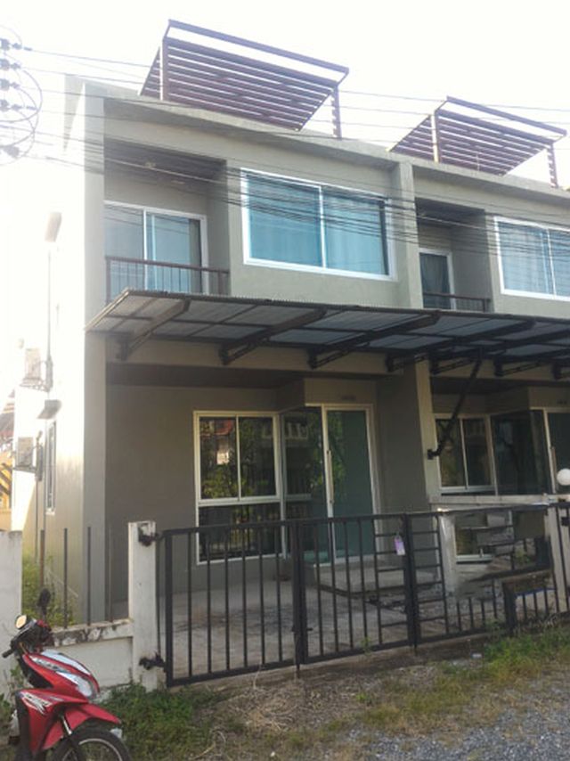 6A30022 ให้เช่าทาวน์เฮาส์ 2 ชั้น 2 ห้องนอน 3 ห้องน้ำ ราคาเช่าเดือนละ 15,000 บาท