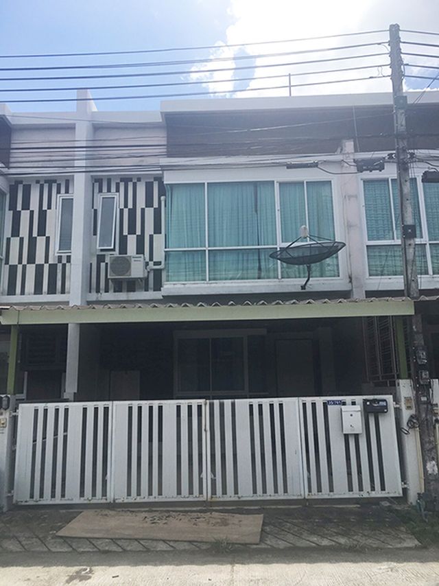 6A111115 ให้เช่าทาวน์เฮาส์ 2 ชั้น 3 ห้องนอน 3 ห้องน้ำ  พื้นที่ 22.5 ตรว.