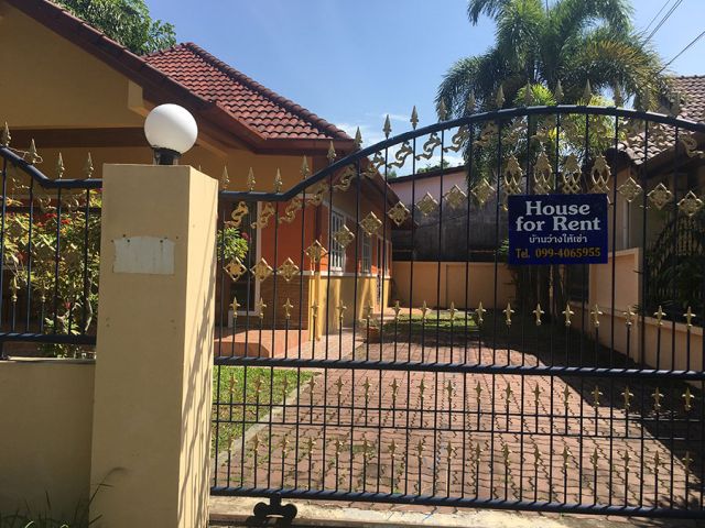 6A40246 ให้เช่าบ้านเดี่ยวชั้นเดียว พื้นที่ 80 ตรว. 2 ห้องนอน 2 ห้องน้ำ.