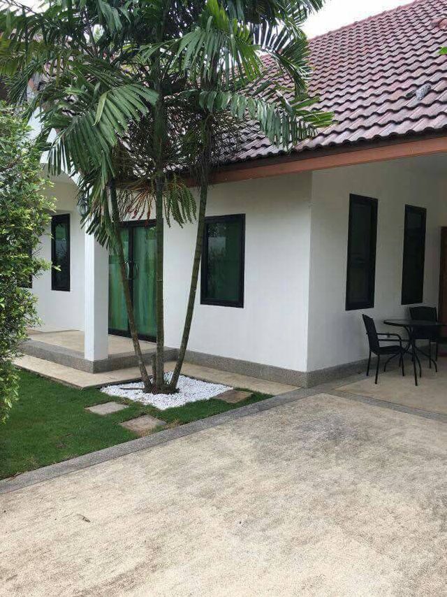 6A40247 ให้เช่าบ้านเดี่ยวชั้นเดียวหลังใหญ่ 2 ห้องนอน 2 ห้องน้ำ พื้นที่กว้างขวาง.