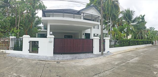 6A90648 ให้เช่าบ้านเดี่ยว 2 ชั้นหลังใหญ่พร้อมสระว่ายน้ำ