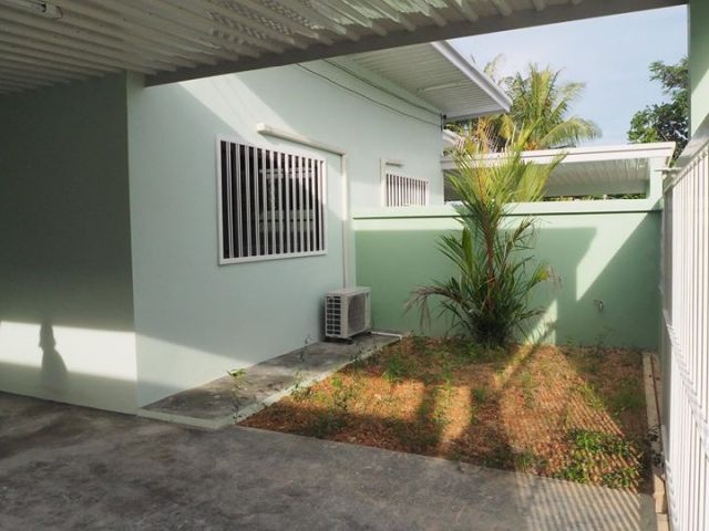 6A40252 ให้เช่าทาวน์เฮ้าส์ชั้นเดียวบรรยากาศดีน่าอยู่เดือนละ 10,000 บ.