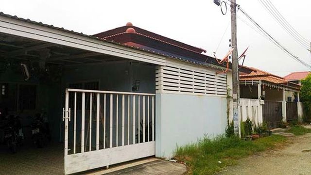 6A90664 ให้เช่าบ้านแฝดชั้นเดียว 2 ห้องนอน 1 ห้องน้ำ พื้นที่ 30 ตรว.