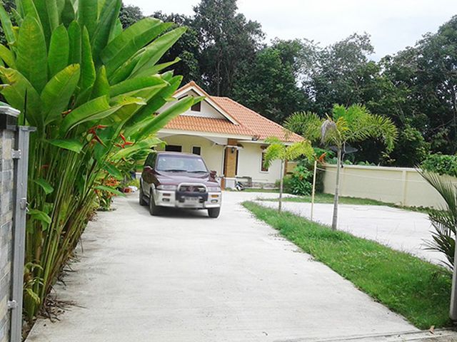 6A40253 ให้เช่าบ้านเดี่ยวชั้นเดียว 2 ห้องนอน 2 ห้องน้ำ ราคา 18,000 บาท