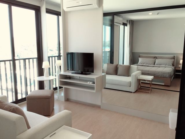 6A40258 ให้เช่าคอนโดหรูห้องสวย พื้นที่ 28 ตรม. พร้อมเฟอร์นิเจอร์ครบครัน