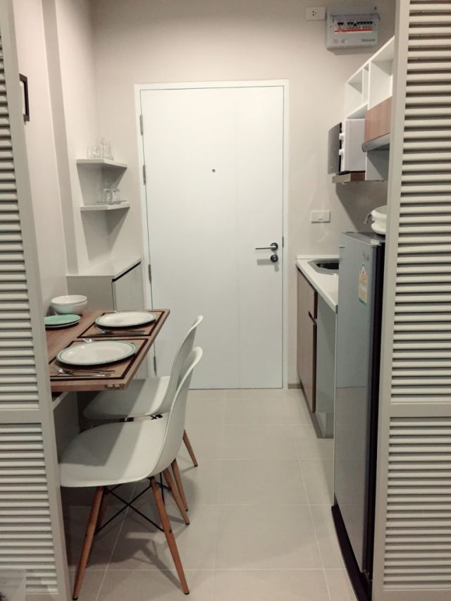 6A40258 ให้เช่าคอนโดหรูห้องสวย พื้นที่ 28 ตรม. พร้อมเฟอร์นิเจอร์ครบครัน