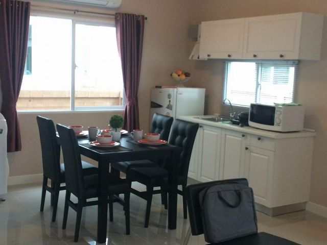 6A111153 ให้เช่าทาวน์เฮ้าส์ 2 ชั้น 2 นอน 2 น้ำ 1 ห้องทำงาน.