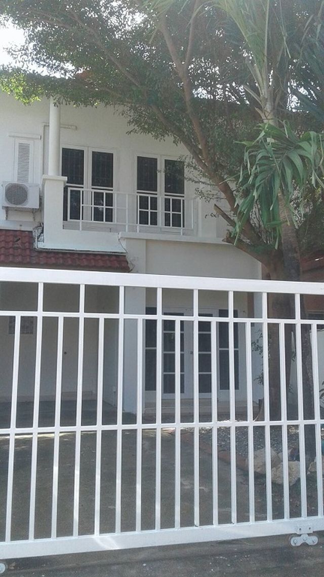 6A100838 ให้เช่าทาวน์เฮ้าส์ 2 ชั้น 3 ห้องนอน 3 ห้องน้ำ ใกล้ตลาดนัดนาคา