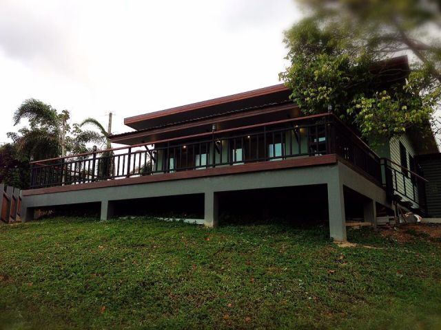 บ้านพักตากอากาศ วิวสวย ริมเขา พร้อมสัมผัสธรรมชาติที่เงียบสงบ เป็นส่วนตัว