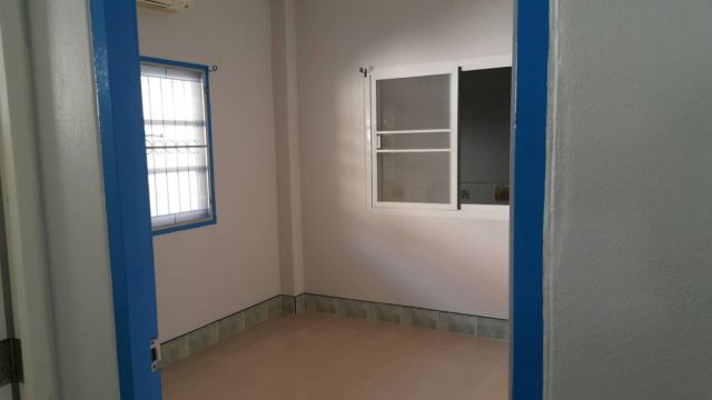 ทาวน์เฮ้าส์ชั้นเดียว 3ห้องนอน 2ห้องน้ำ ว่างให้เช่า 12000 บาทต่อเดือนเท่านั่น