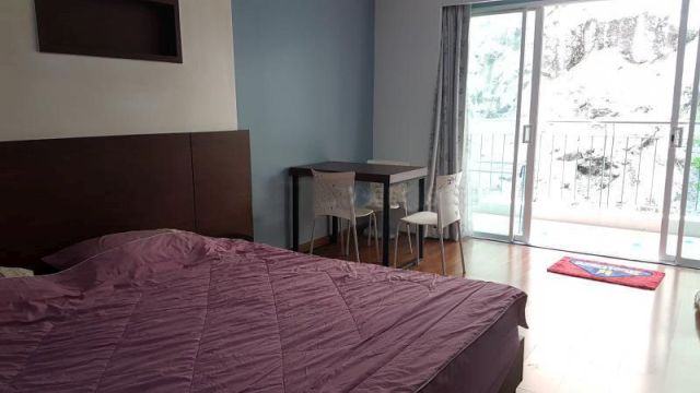 6A100852 ให้เช่าคอนโดบรรยากาศร่มรื่น เงียบสงบ ระเบียงหลังห้องเป็นวิวภูเขา.