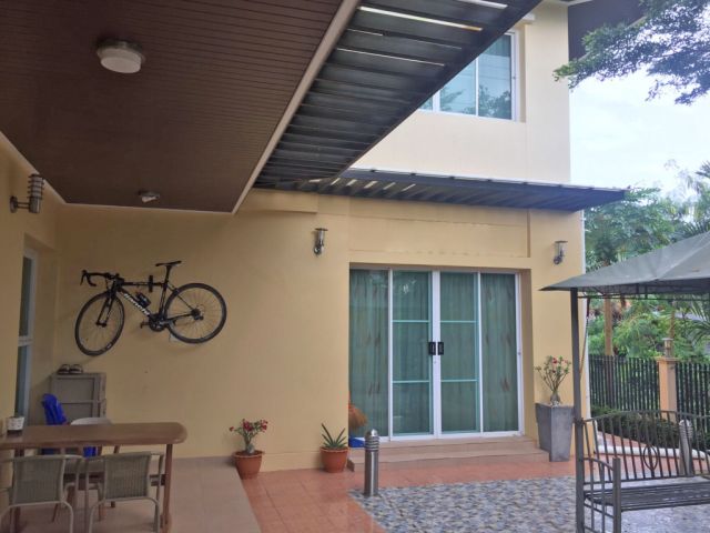 6C110306 ขายบ้านเดี่ยว 2 ชั้นหรูหรา พื้นที่กว้างขวางพร้อมเฟอร์นิเจอร์ครบครัน.