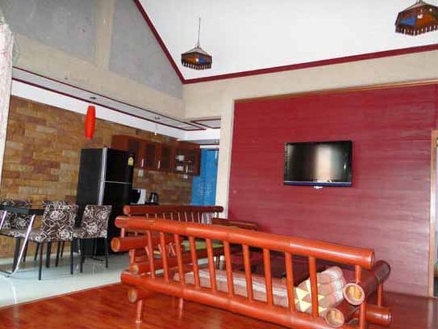 6A90678 ให้เช่าบ้านแฝดชั้นเดียวมีห้องใต้หลังค้า 37ตรว. 3ห้องนอน 2ห้องน้ำ