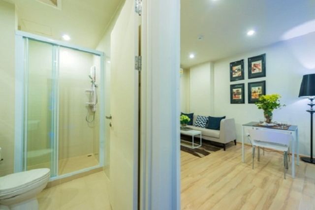 6A111196 ให้เช่าคอนโดมิเนียม ชั้น 6 มี 2 ห้องนอน 1 ห้องน้ำ ใกล้เซ็นทรัล