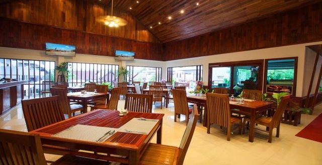 6C20008 ขายพูลวิลล่า ราคา 600 ล้านบาท ตั้งอยู่ใกล้หาดในยาง มีทิวทัศน์ธรรมชาติ.