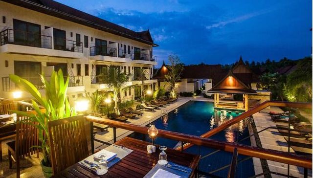 6C20008 ขายพูลวิลล่า ราคา 600 ล้านบาท ตั้งอยู่ใกล้หาดในยาง มีทิวทัศน์ธรรมชาติ.