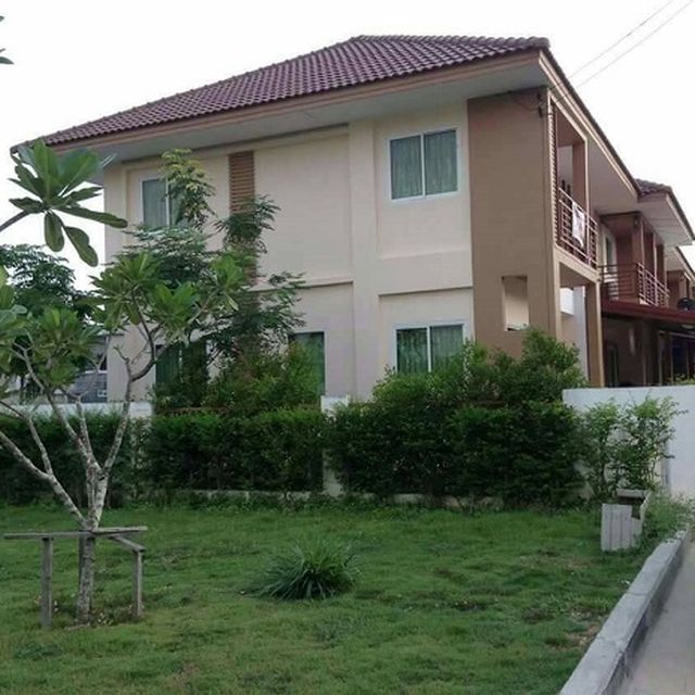 6A120383 ให้เช่าบ้านแฝด 2 ชั้น 4 ห้องนอน 2 ห้องน้ำ ใกล้ซุปเปอร์ชิป