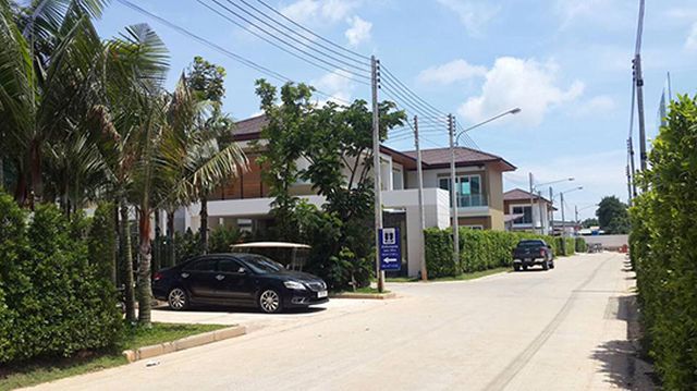 6A100872 ให้เช่าบ้านเดี่ยวสองชั้น 2 ห้องนอน 2 ห้องน้ำ ราคาเช่าเดือนละ 25,000 บาท