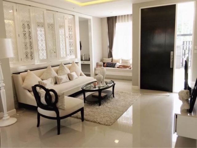 ขายบ้านเดี่ยวพร้อมเฟอร์ครบชุด ขายถูกกว่าราคาที่ซื้อมาจากโครงการ เกาะแก้ว