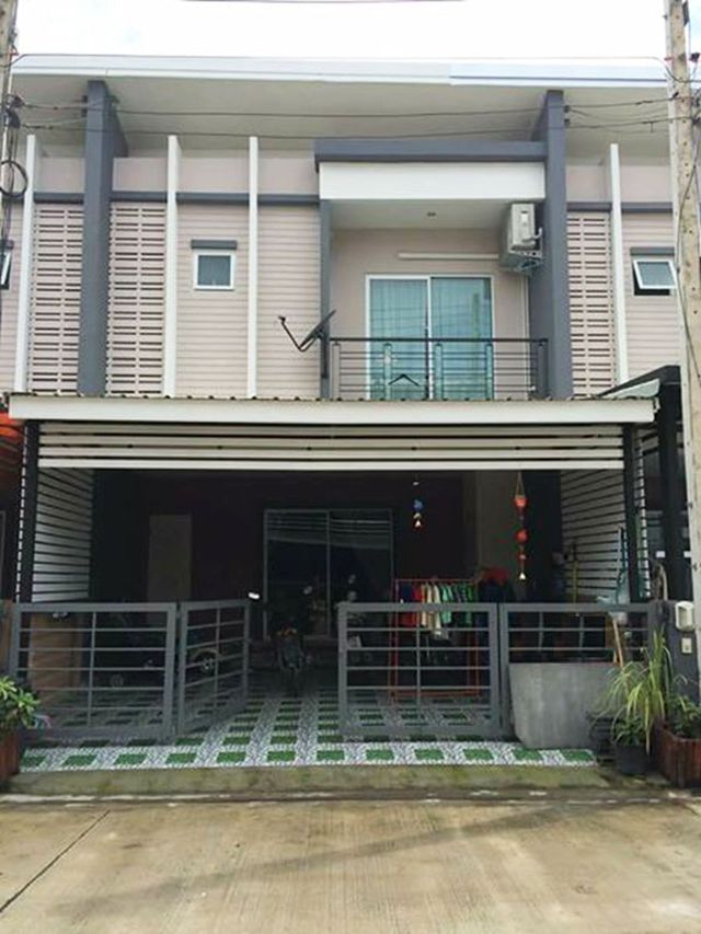 6A111251 ให้เช่าบ้านทาวเฮ้าส์ 2 ชั้น 3 ห้องนอน 2 ห้องน้ำ  พื้นที่ 21 ตร.ว.
