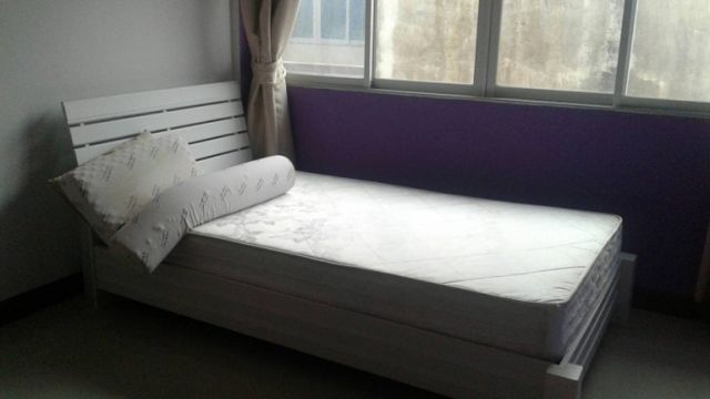 6A90574 ให้เช่าทาวน์เฮาส์ 2 ชั้น 3 ห้องนอน 2 ห้องน้ำ ใกล้โรงพยาบาลสิริโรจน์