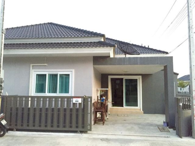 6A90690 ให้เช่าทาวเฮ้าส์หนึ่งชั้น 3 ห้องนอน 2ห้องน้ำ ราคา 9500บาทต่อเดือน.