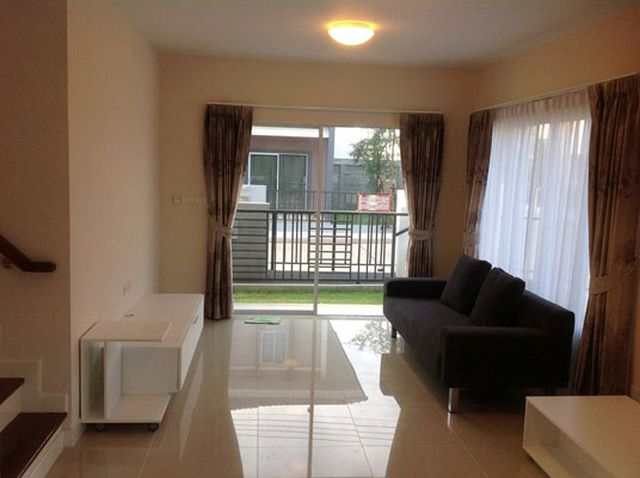 6A111257 ให้เช่าบ้านเดี่ยวสองชั้น 3 ห้องนอน 2 ห้องน้ำ พื้นที่ 38 ตรว.