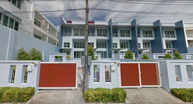 6A90693 ให้เช่าทาวน์โฮมส์หลังใหญ่ 3 ชั้น 3 ห้องนอน 3 ห้องน้ำ