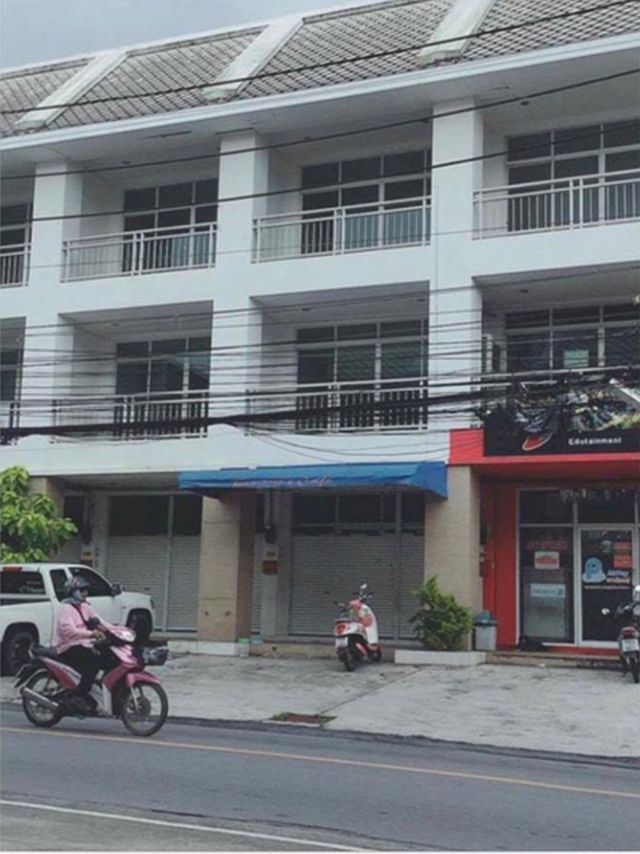 6A90694 ให้เช่าทาวน์โฮมส์หลังใหญ่ 3 ชั้น 3 ห้องนอน 3 ห้องน้ำ  ต.วิชิต อ.เมือง