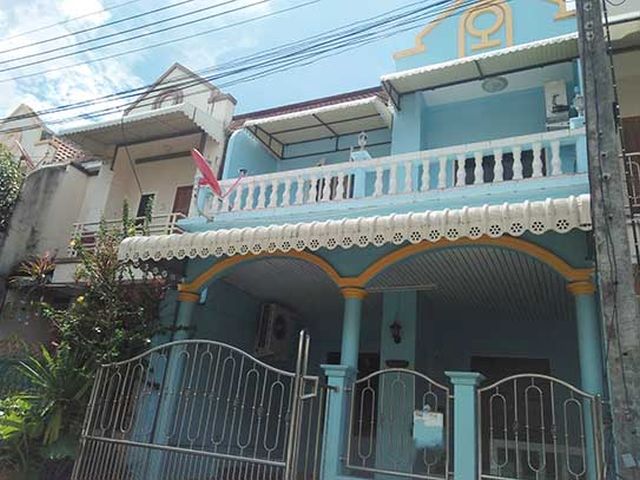 ให้เช่าทาวน์เฮาส์ รหัส 6A60109 มี 3 ห้องนอน 2 ห้องน้ำ ราคา 20,000 บาทต่อเดือน